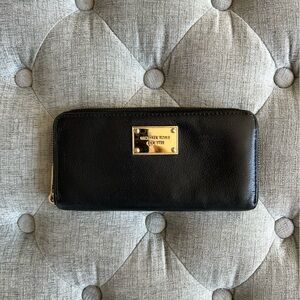 Michael Kors Black and Gold Key & Card Holder